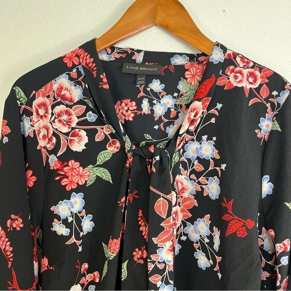 2/$25 Lane Bryant Black Floral Business Casual Lightweight Tie Front Blouse 18 - Picture 7 of 12